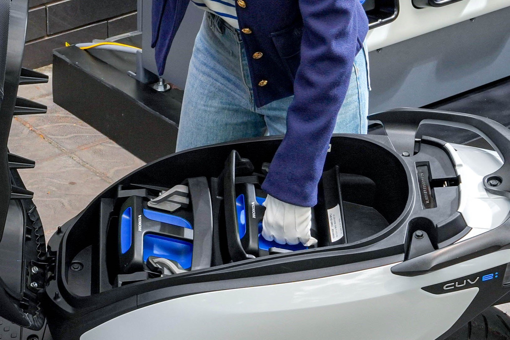 Honda Việt Nam chơi lớn: Ra mắt UC3 và CUV e: kèm trạm đổi pin, có gì để cạnh tranh? Honda Việt Nam chơi lớn: Ra mắt UC3 và CUV e: kèm trạm đổi pin, có gì để cạnh tranh?