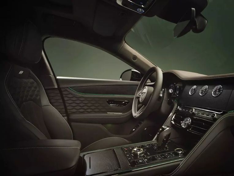 Bentley Flying Spur 2026 đổi thiết kế, dùng động cơ hybrid V8 Bentley Flying Spur 2026 đổi thiết kế, dùng động cơ hybrid V8