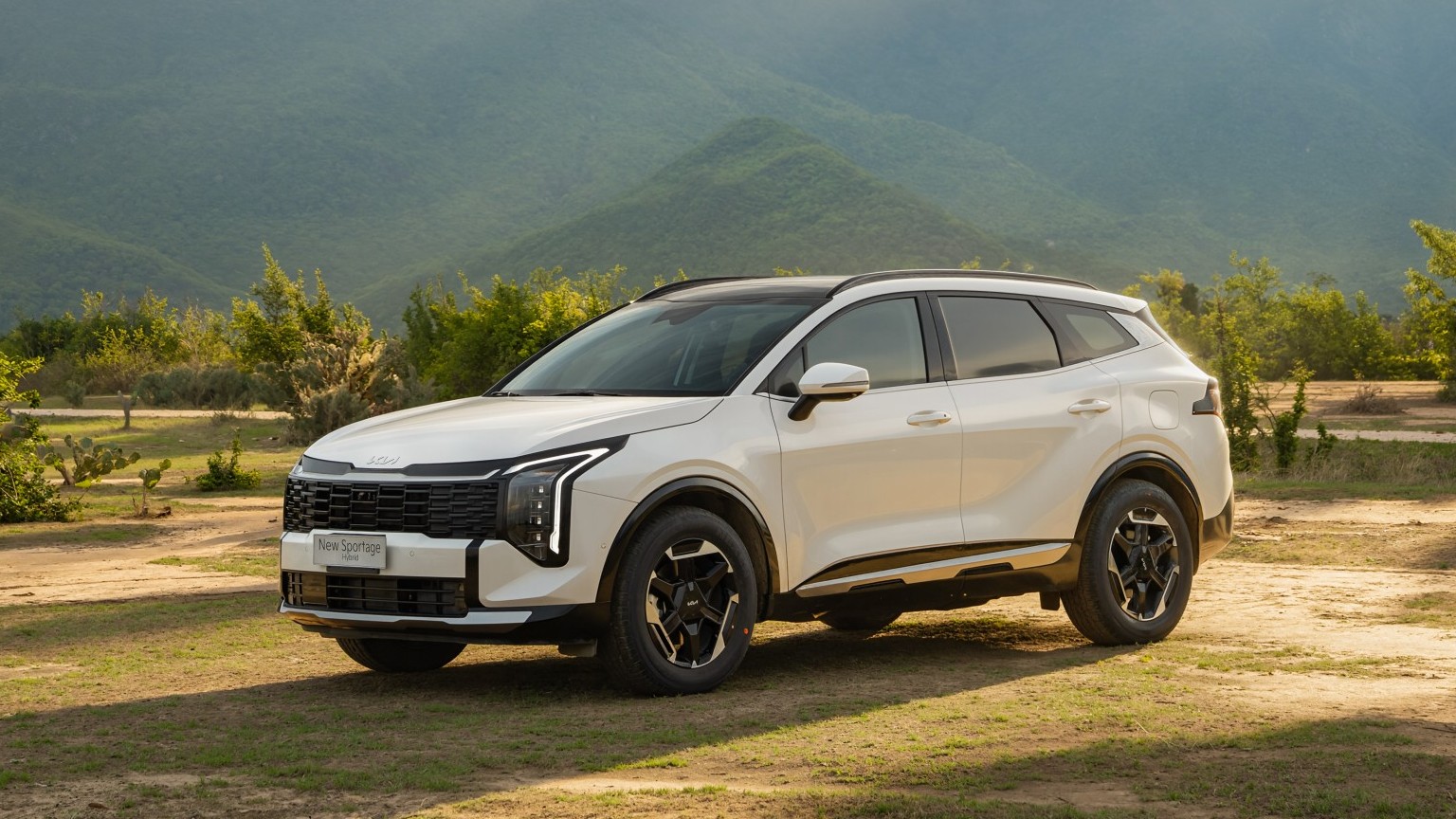 Chốt giá Kia Sportage Hybrid và Sorento Hybrid, kèm khuyến mại lớn kéo bản xăng về mức 700 triệu