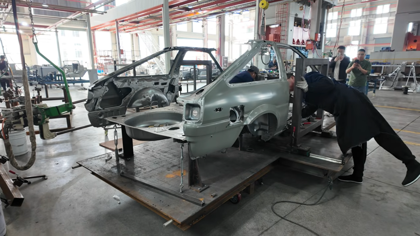 Jiangsu Juncheng Vehicle Industry là doanh nghiệp chuyên chế tạo thân vỏ xe cổ điển