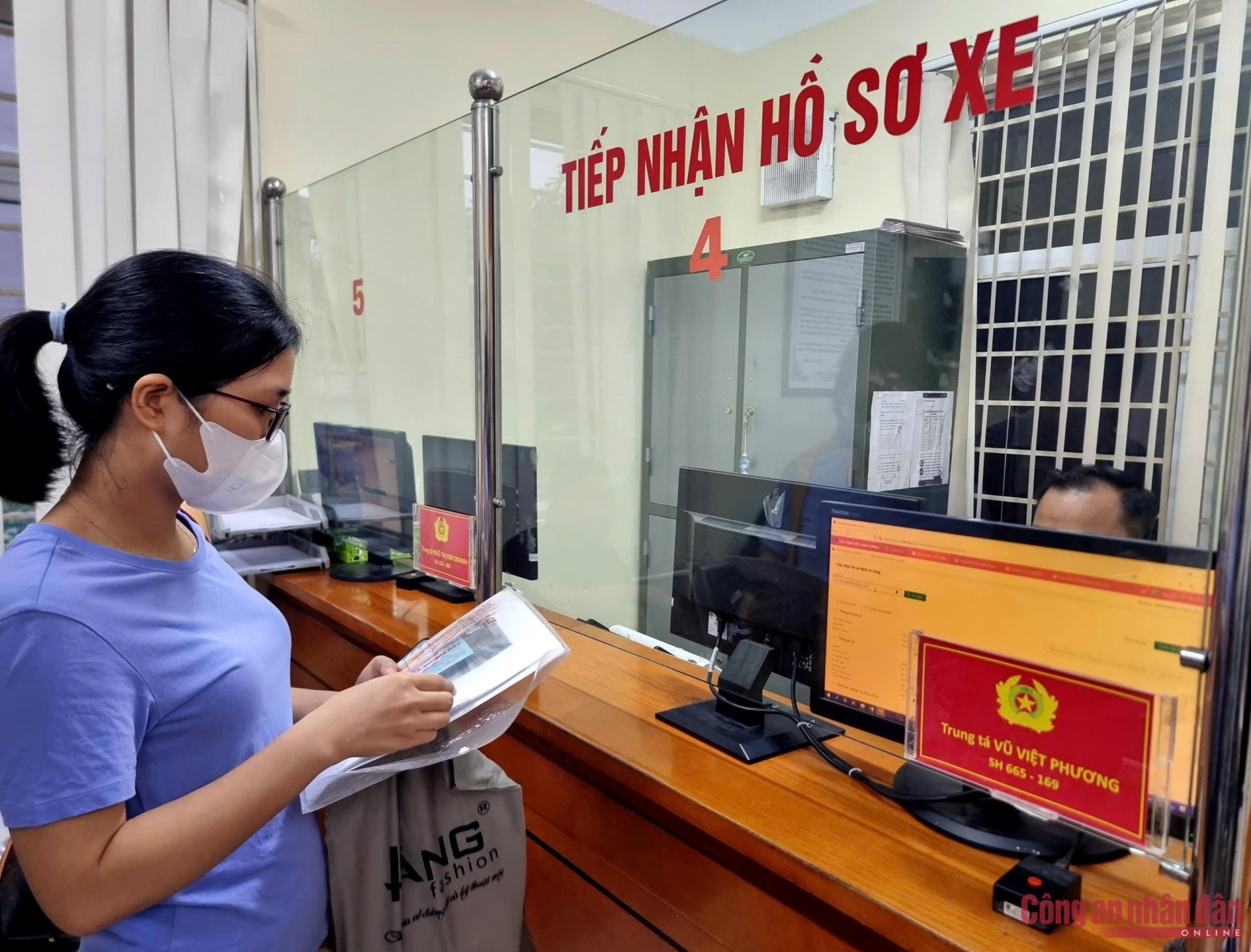 Người dân có thể nhận đăng ký xe điện tử trên VNeID từ ngày 8/6/2026