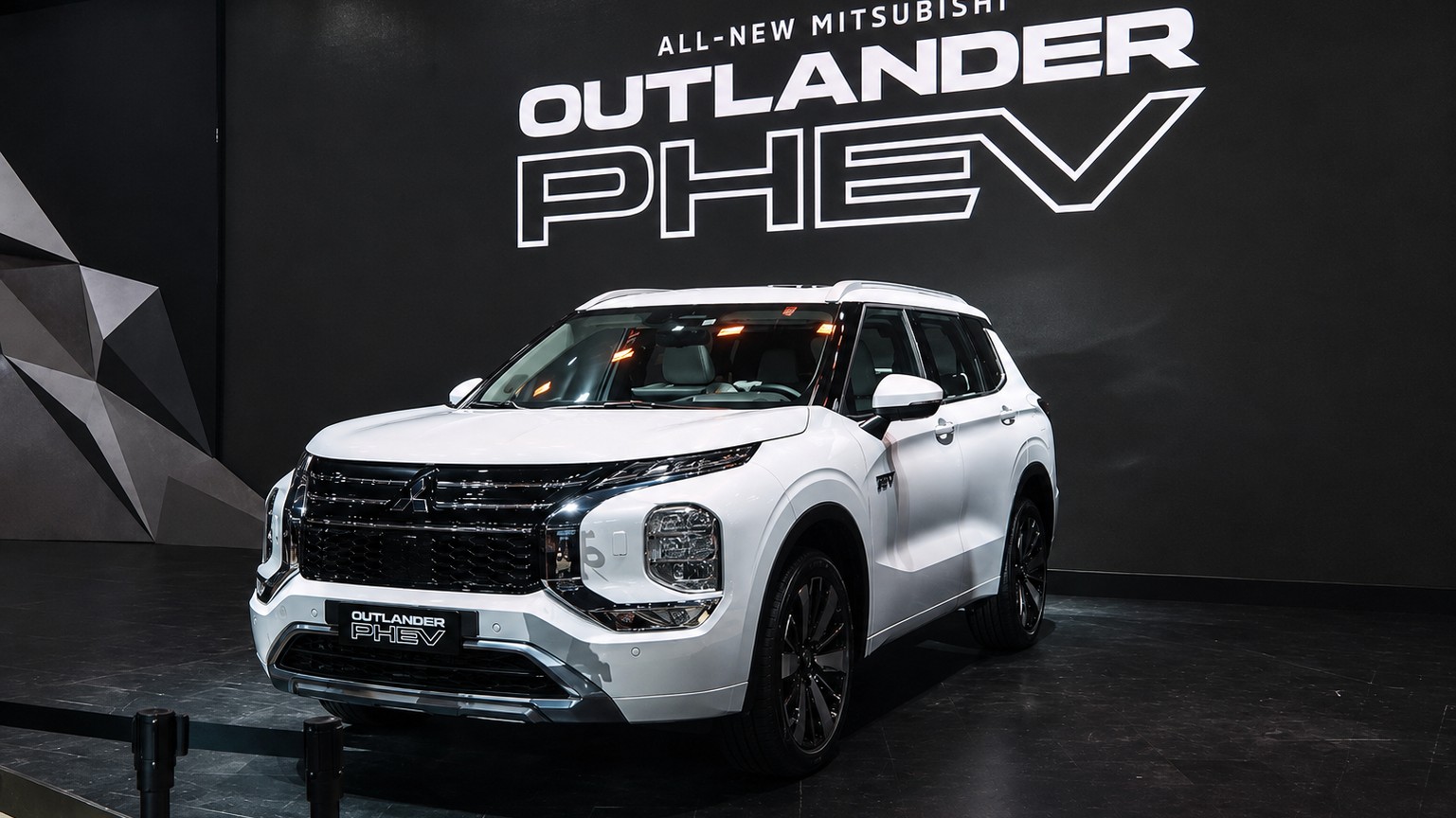 Mitsubishi Outlander PHEV 2026 ra mắt Đông Nam Á, liệu có về Việt Nam?