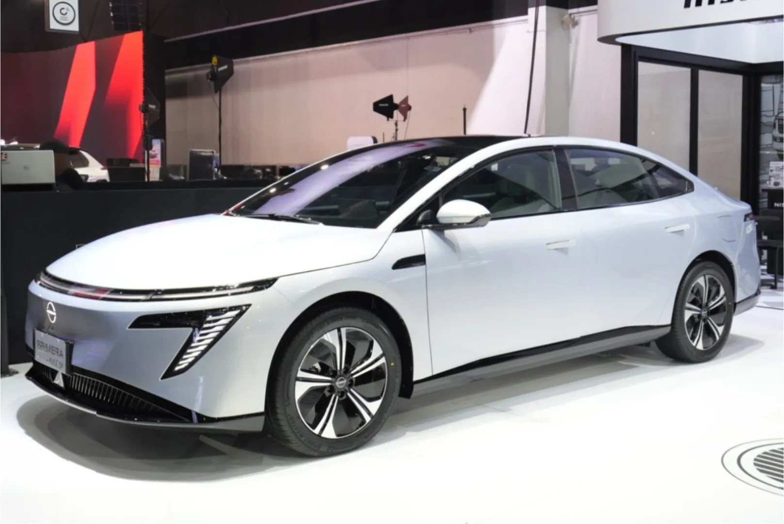 Nissan Primera trở lại sau gần 20 năm, ra mắt dưới dạng xe điện ở ngay gần Việt Nam