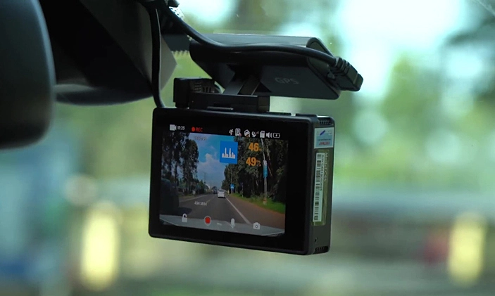 Đề xuất xe tải gắn camera tự động phát hiện tài xế mất tập trung hoặc buồn ngủ