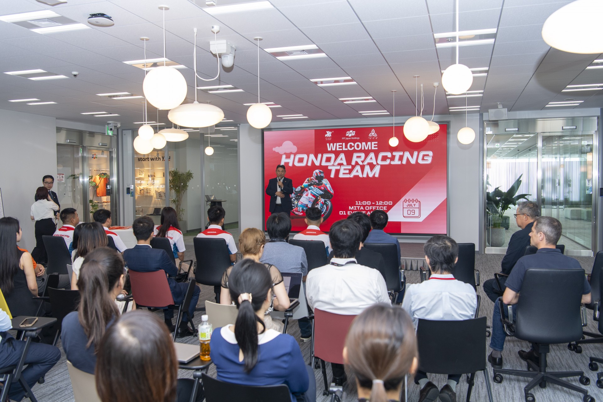 Honda Racing Vietnam bắt tay FPT, mang tài năng Việt tranh ra sân chơi châu Á Honda Racing Vietnam bắt tay FPT, mang tài năng Việt tranh ra sân chơi châu Á