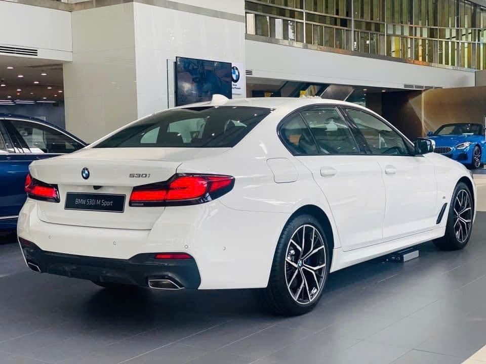 BMW 5 Series dọn kho giảm giá mạnh tại đại lý, bản 'full' dưới 2 tỷ đồng BMW 5 Series dọn kho giảm giá mạnh tại đại lý, bản 'full' dưới 2 tỷ đồng