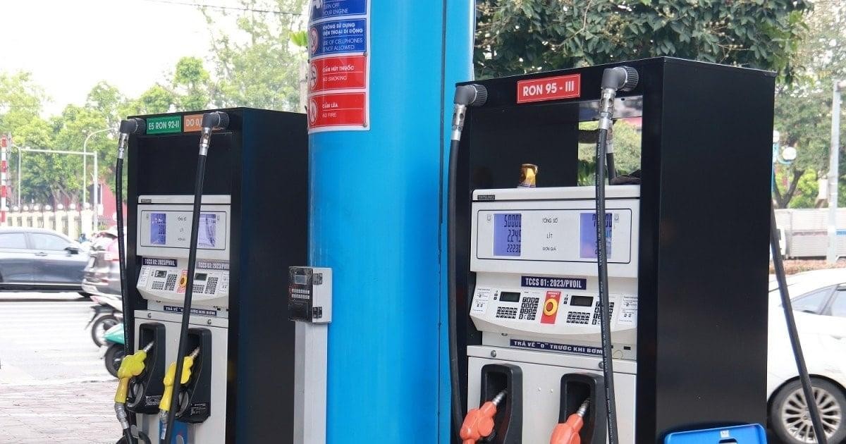 So sánh xăng E5 RON92 và E10 RON95: Nên đổ loại nào? Hiệu suất vận hành và mức tiêu hao nhiên liệu có thay đổi không?