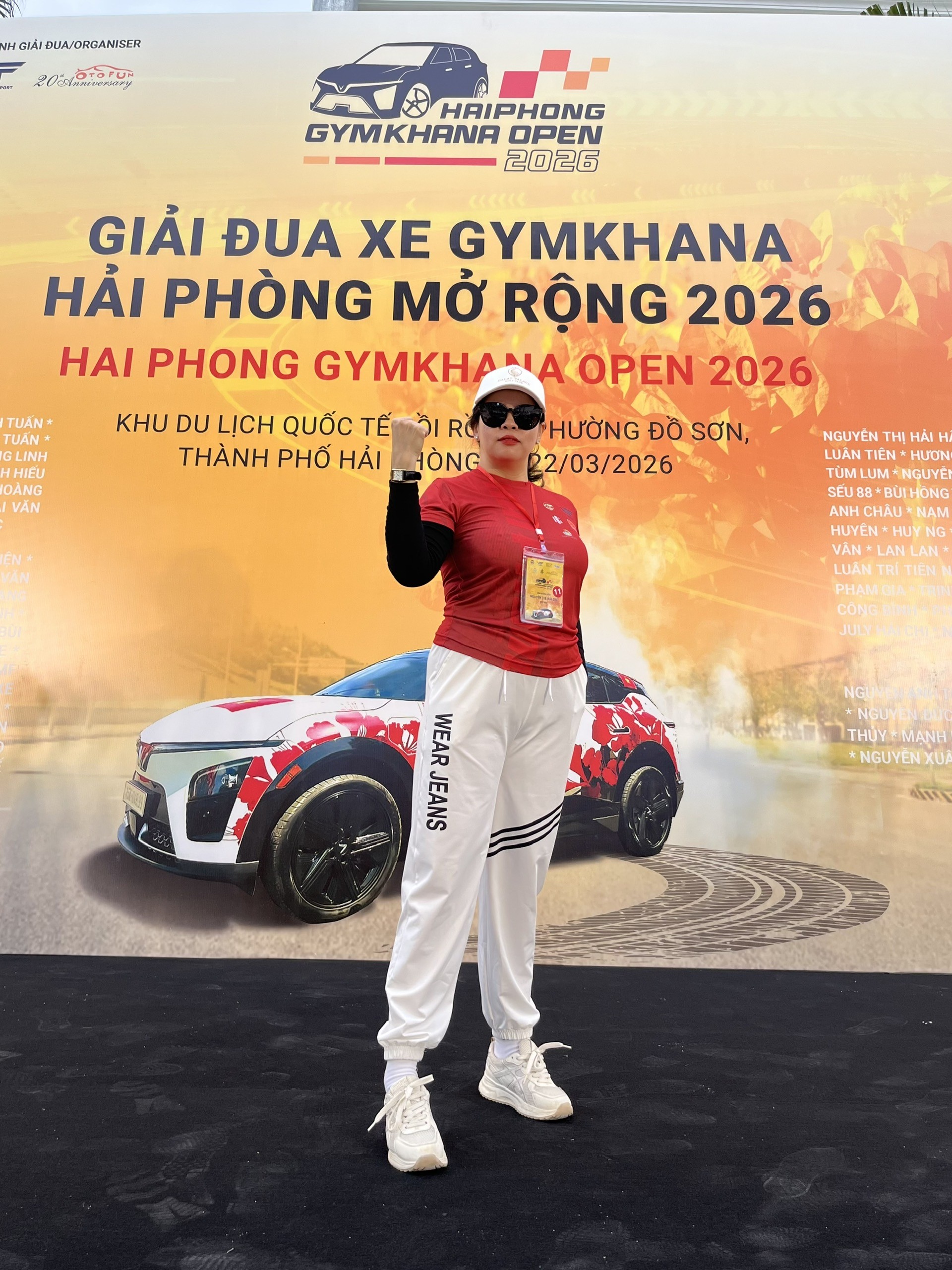 Nữ tay đua Gymkhana: Kỹ năng đua không phụ thuộc giới tính Nữ tay đua Gymkhana: Kỹ năng đua không phụ thuộc giới tính