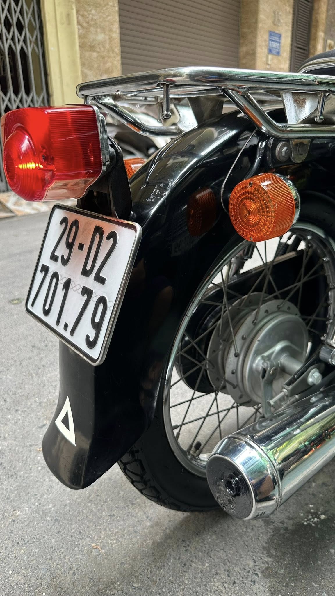 Xe máy cổ Honda CD125T Benly hơn 40 năm tuổi giá 275 triệu, đắt ngang SH 350i Xe máy cổ Honda CD125T Benly hơn 40 năm tuổi giá 275 triệu, đắt ngang SH 350i