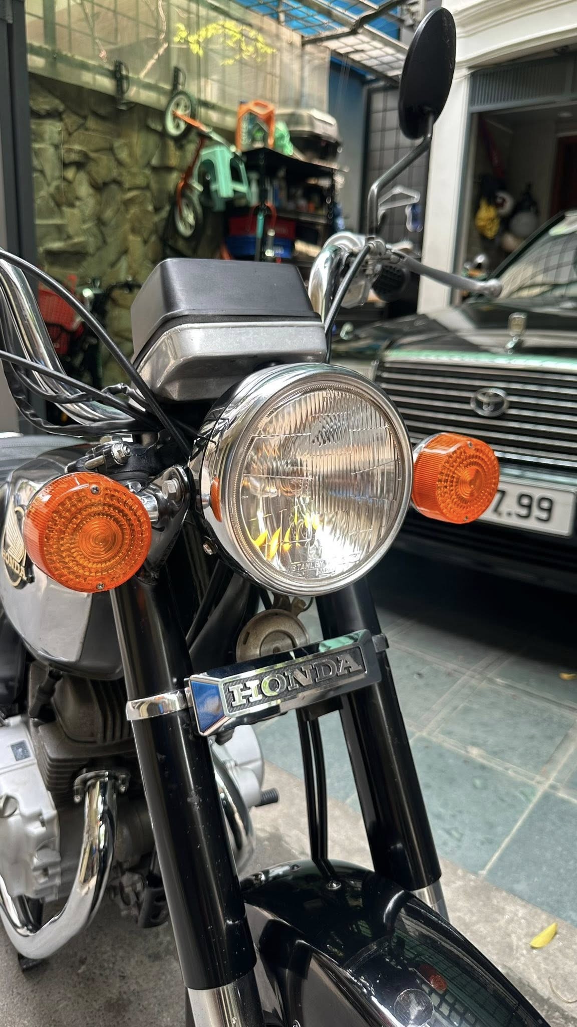 Xe máy cổ Honda CD125T Benly hơn 40 năm tuổi giá 275 triệu, đắt ngang SH 350i Xe máy cổ Honda CD125T Benly hơn 40 năm tuổi giá 275 triệu, đắt ngang SH 350i