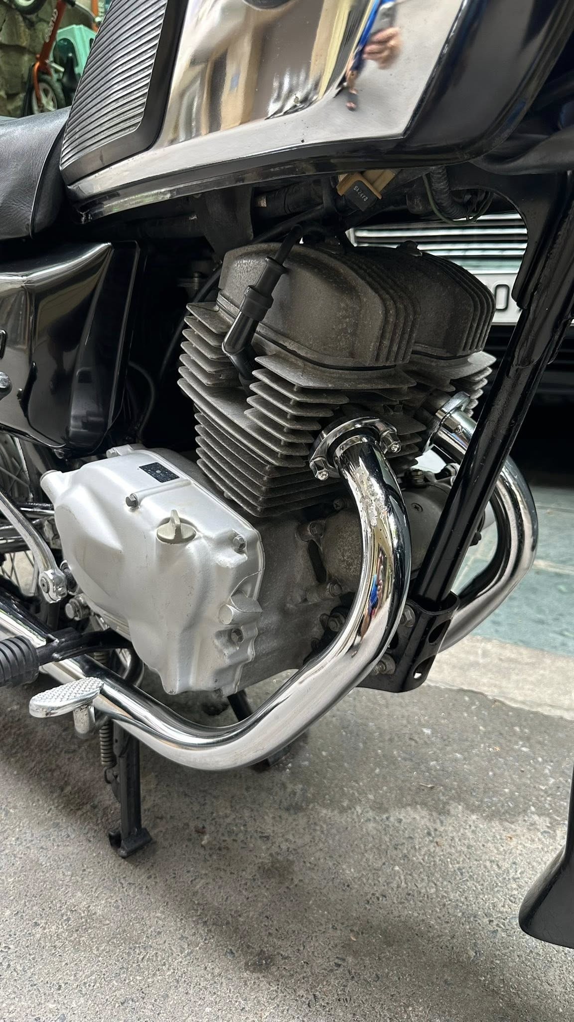 Xe máy cổ Honda CD125T Benly hơn 40 năm tuổi giá 275 triệu, đắt ngang SH 350i Xe máy cổ Honda CD125T Benly hơn 40 năm tuổi giá 275 triệu, đắt ngang SH 350i