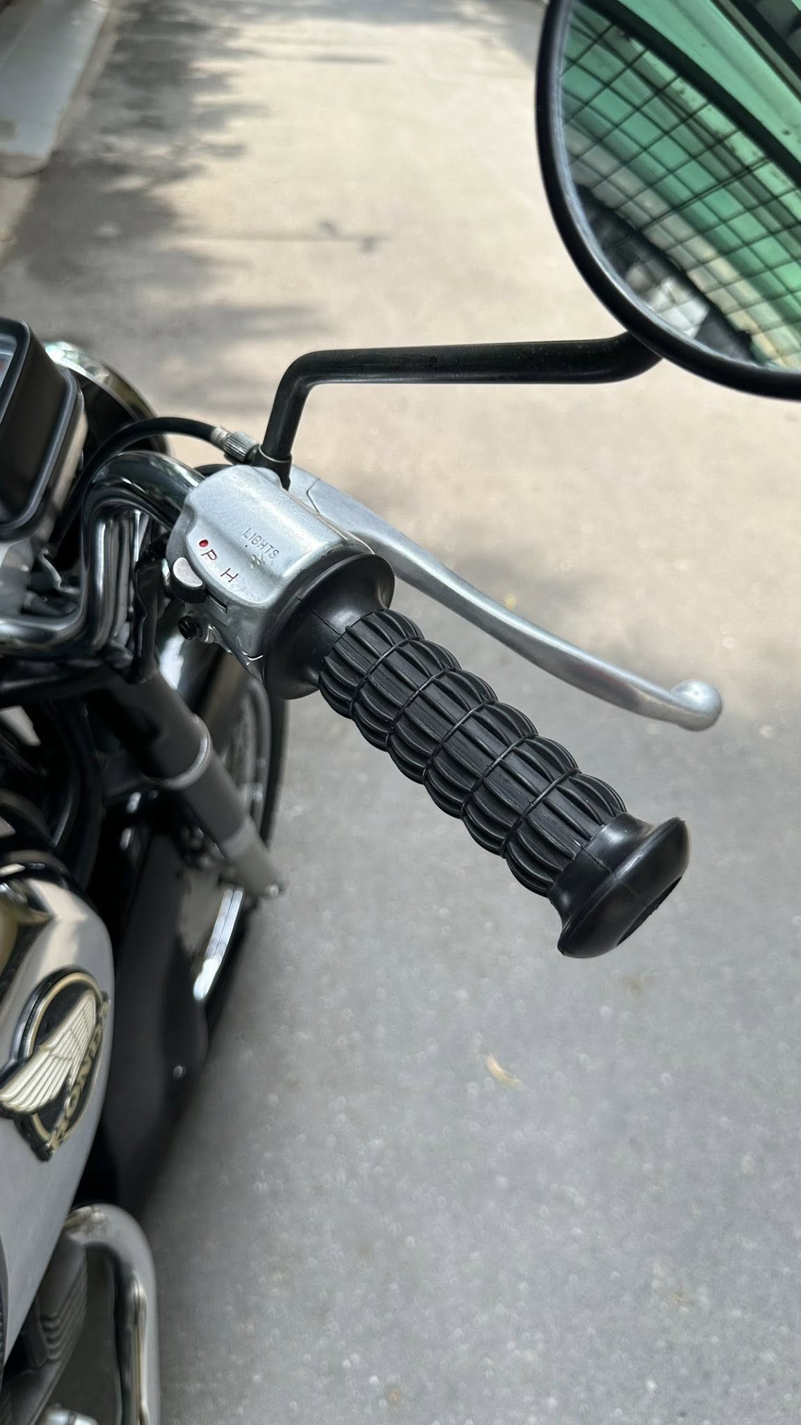 Xe máy cổ Honda CD125T Benly hơn 40 năm tuổi giá 275 triệu, đắt ngang SH 350i Xe máy cổ Honda CD125T Benly hơn 40 năm tuổi giá 275 triệu, đắt ngang SH 350i