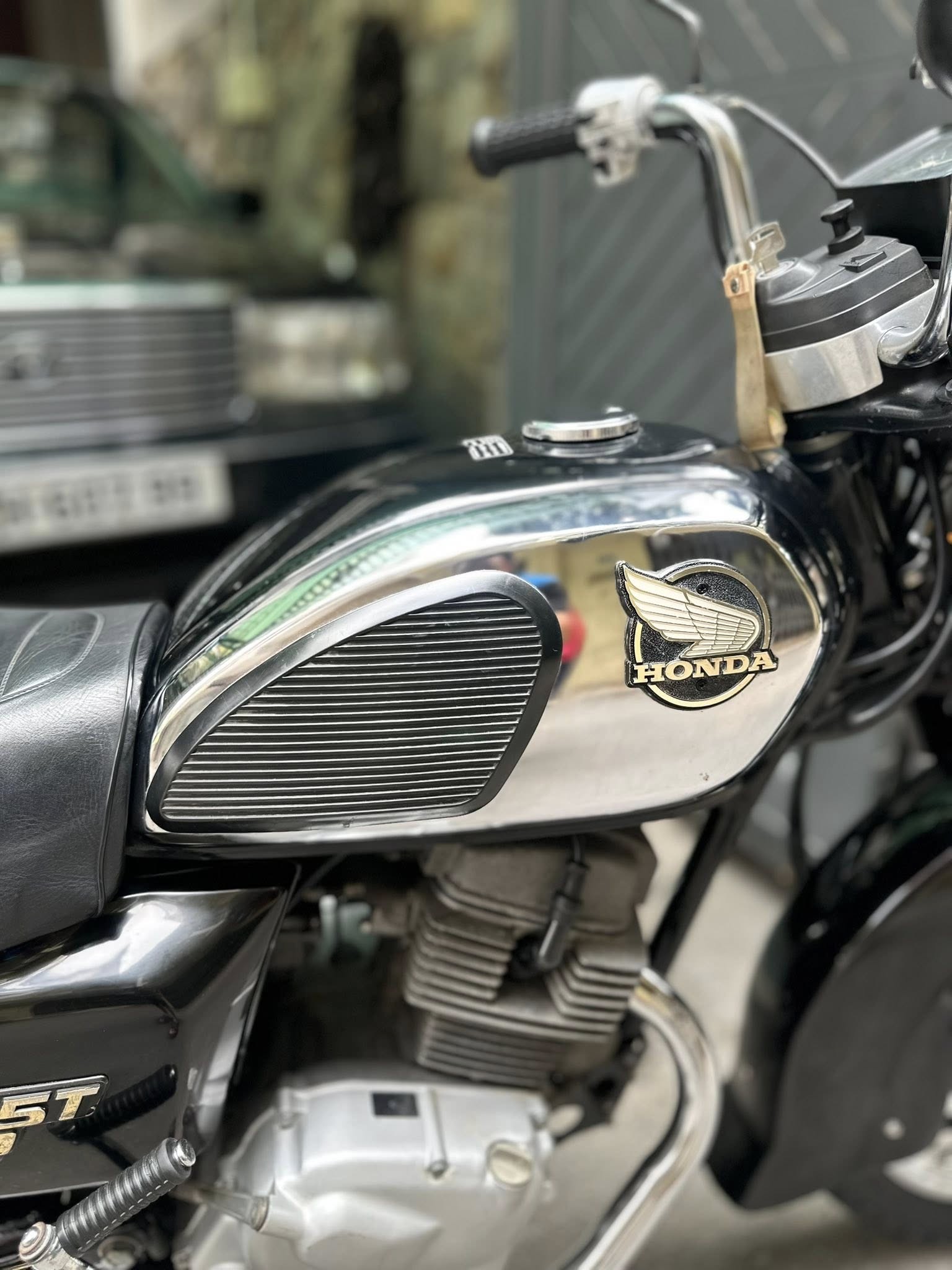 Xe máy cổ Honda CD125T Benly hơn 40 năm tuổi giá 275 triệu, đắt ngang SH 350i Xe máy cổ Honda CD125T Benly hơn 40 năm tuổi giá 275 triệu, đắt ngang SH 350i