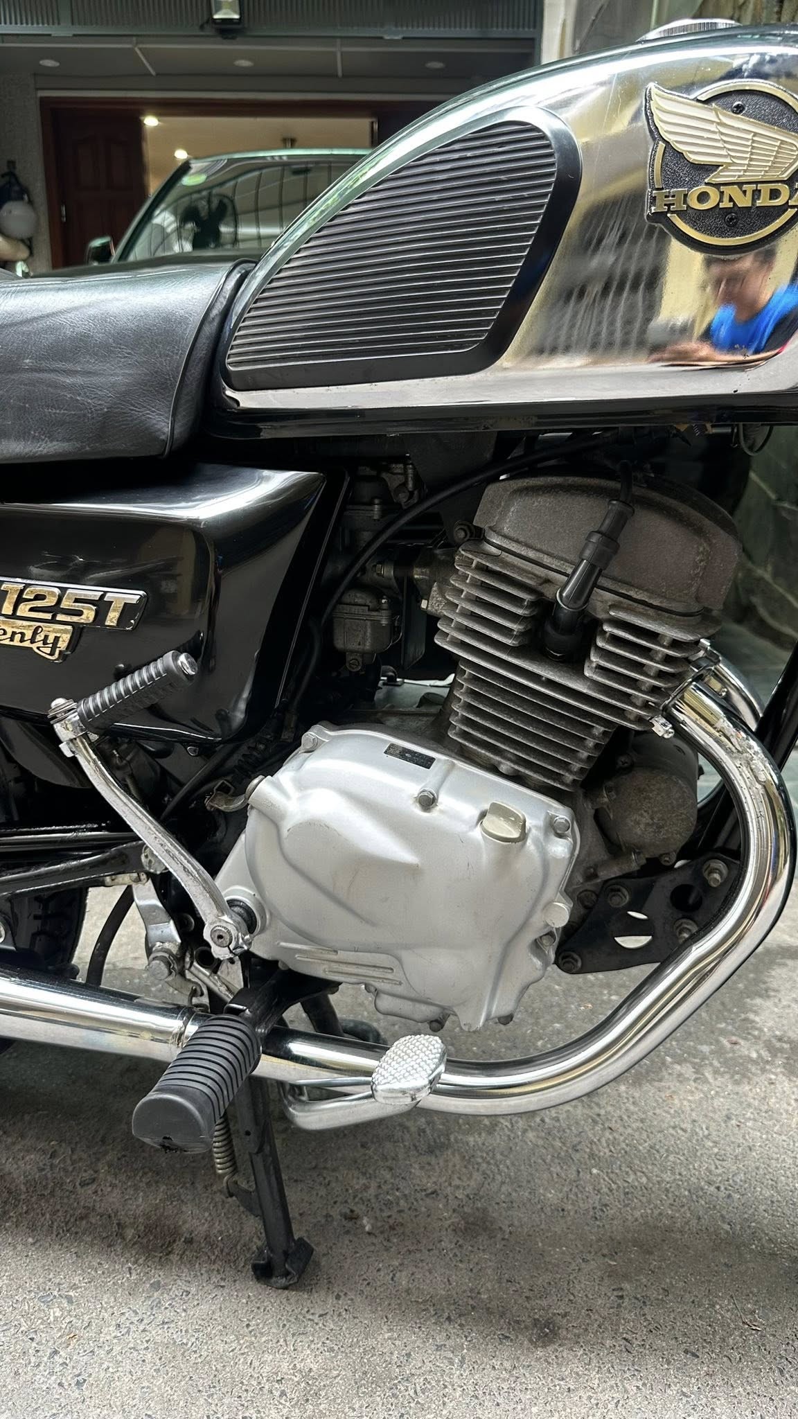 Xe máy cổ Honda CD125T Benly hơn 40 năm tuổi giá 275 triệu, đắt ngang SH 350i Xe máy cổ Honda CD125T Benly hơn 40 năm tuổi giá 275 triệu, đắt ngang SH 350i