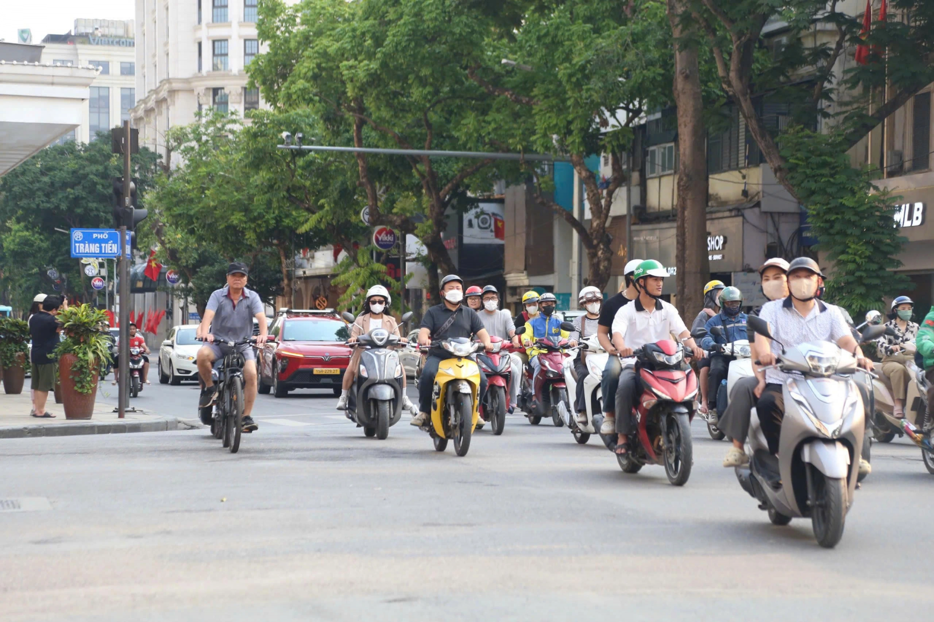 Hà Nội chính thức cấm xe máy xăng không đạt chuẩn vào Vành đai 1 từ năm 2028