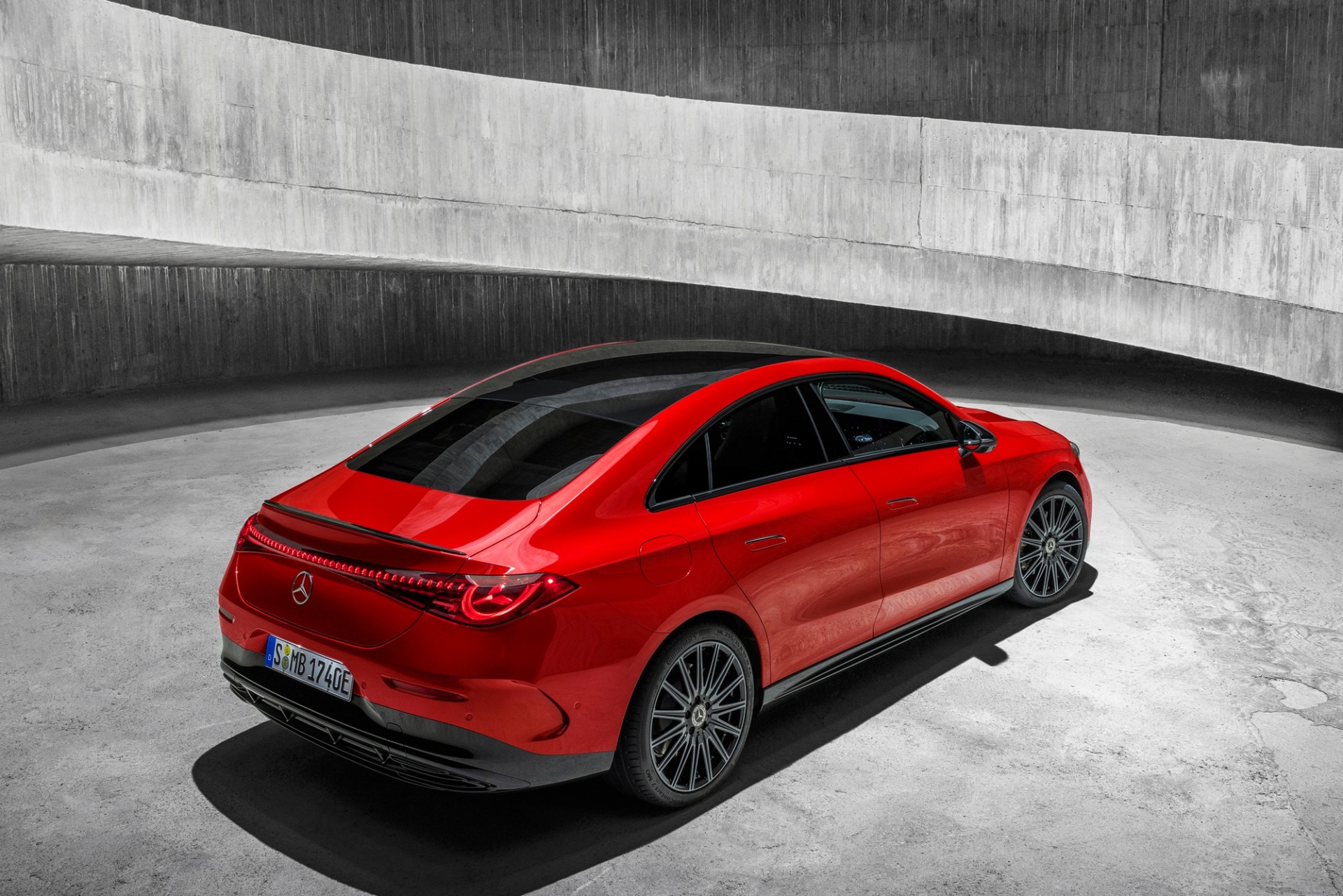 Mercedes-Benz CLA 200 EV sắp về Việt Nam: Giá dưới 1,7 tỷ, sạc 10 phút chạy thêm 300 km