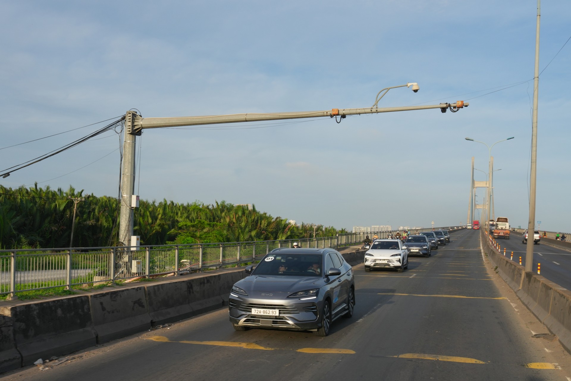 Theo dấu nắng gió Ninh Thuận cùng BYD Sealion 6