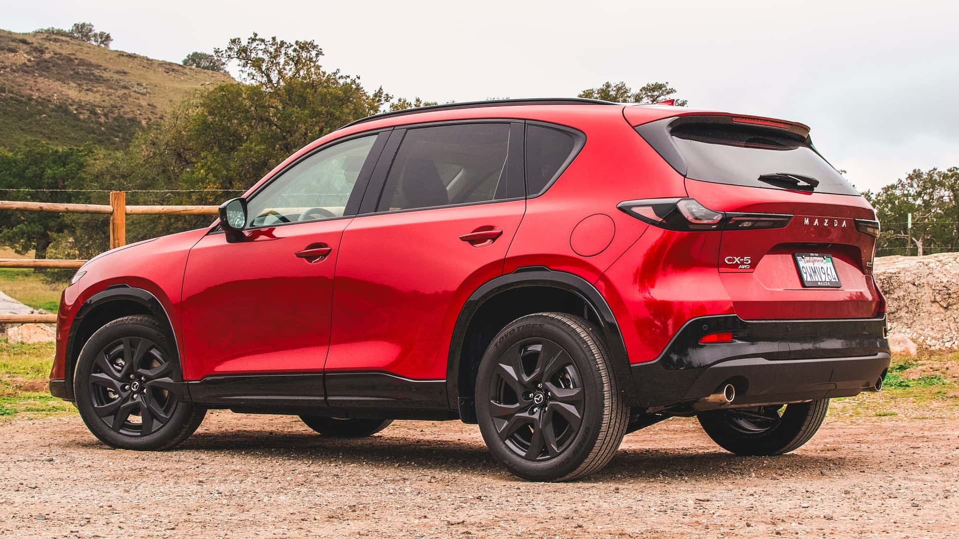 Mazda khẳng định màn hình lớn trên CX-5 thế hệ mới an toàn hơn nút bấm truyền thống Phía sau của Mazda CX-5 thế hệ mới
