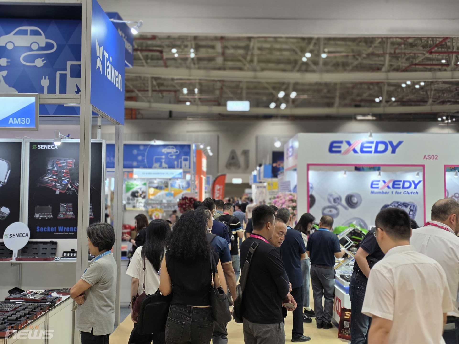 Dạo một vòng Automechanika 2026: Khi tương lai ngành sửa xe không còn như cũ Dạo một vòng Automechanika 2026: Khi tương lai ngành sửa xe không còn như cũ