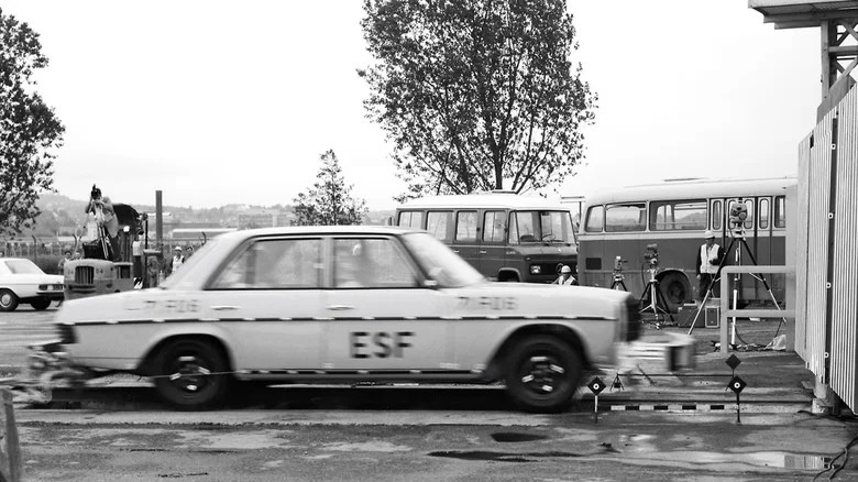 Gần 70 năm trước, Mercedes-Benz đã thay đổi ngành ô tô bằng công nghệ an toàn này Gần 70 năm trước, Mercedes-Benz đã thay đổi ngành ô tô bằng công nghệ an toàn này