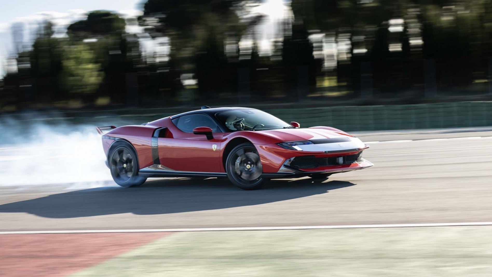 Ferrari 849 Testarossa có gì đặc biệt ngoài sức mạnh hơn 1.000 mã lực?