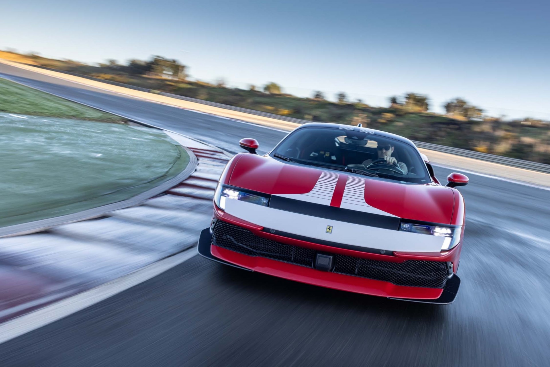 Ferrari 849 Testarossa có gì đặc biệt ngoài sức mạnh hơn 1.000 mã lực? Ferrari 849 Testarossa có gì đặc biệt ngoài sức mạnh hơn 1.000 mã lực?