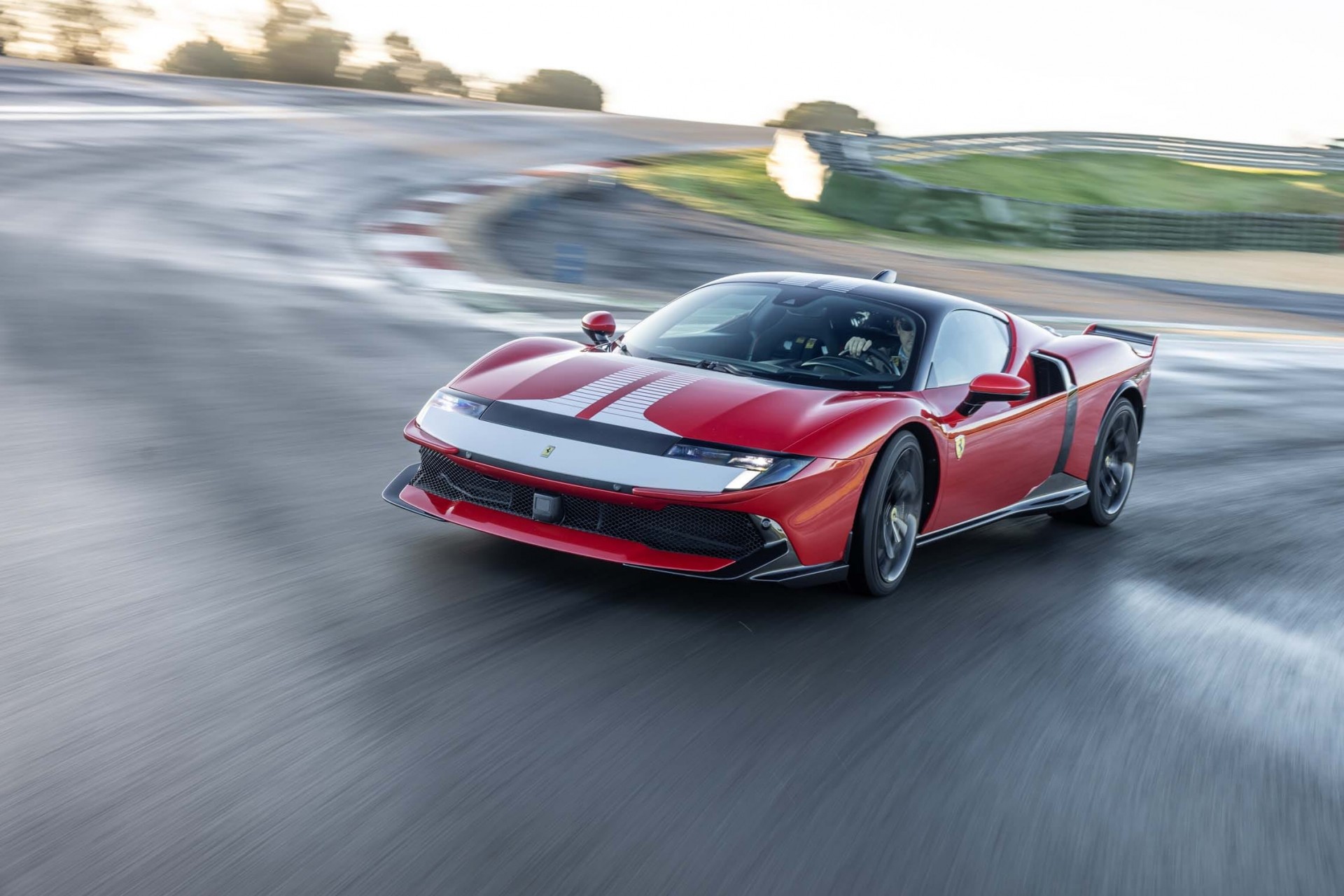 Ferrari 849 Testarossa có gì đặc biệt ngoài sức mạnh hơn 1.000 mã lực? Ferrari 849 Testarossa có gì đặc biệt ngoài sức mạnh hơn 1.000 mã lực?