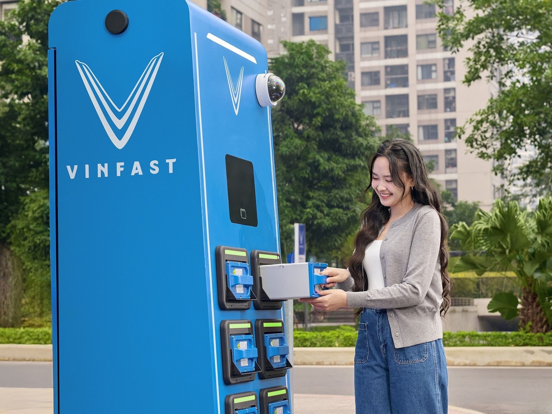 V-GREEN hợp tác với EVNHANOI triển khai 10.000 tủ đổi pin xe máy điện V-GREEN hợp tác với EVNHANOI triển khai 10.000 tủ đổi pin xe máy điện