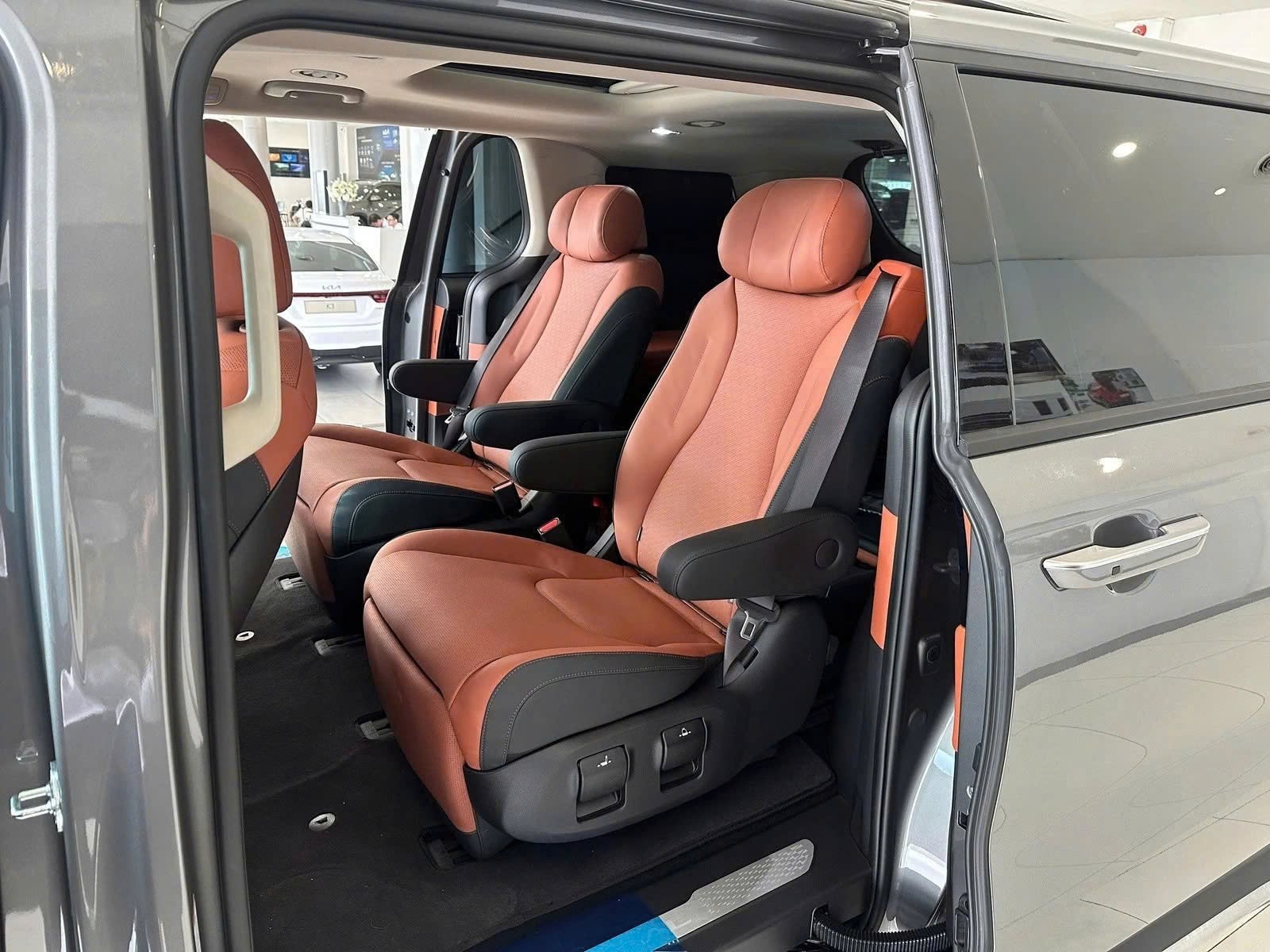 Kia Carnival giảm giá 150 triệu tại đại lý Kia Carnival giảm giá 150 triệu tại đại lý