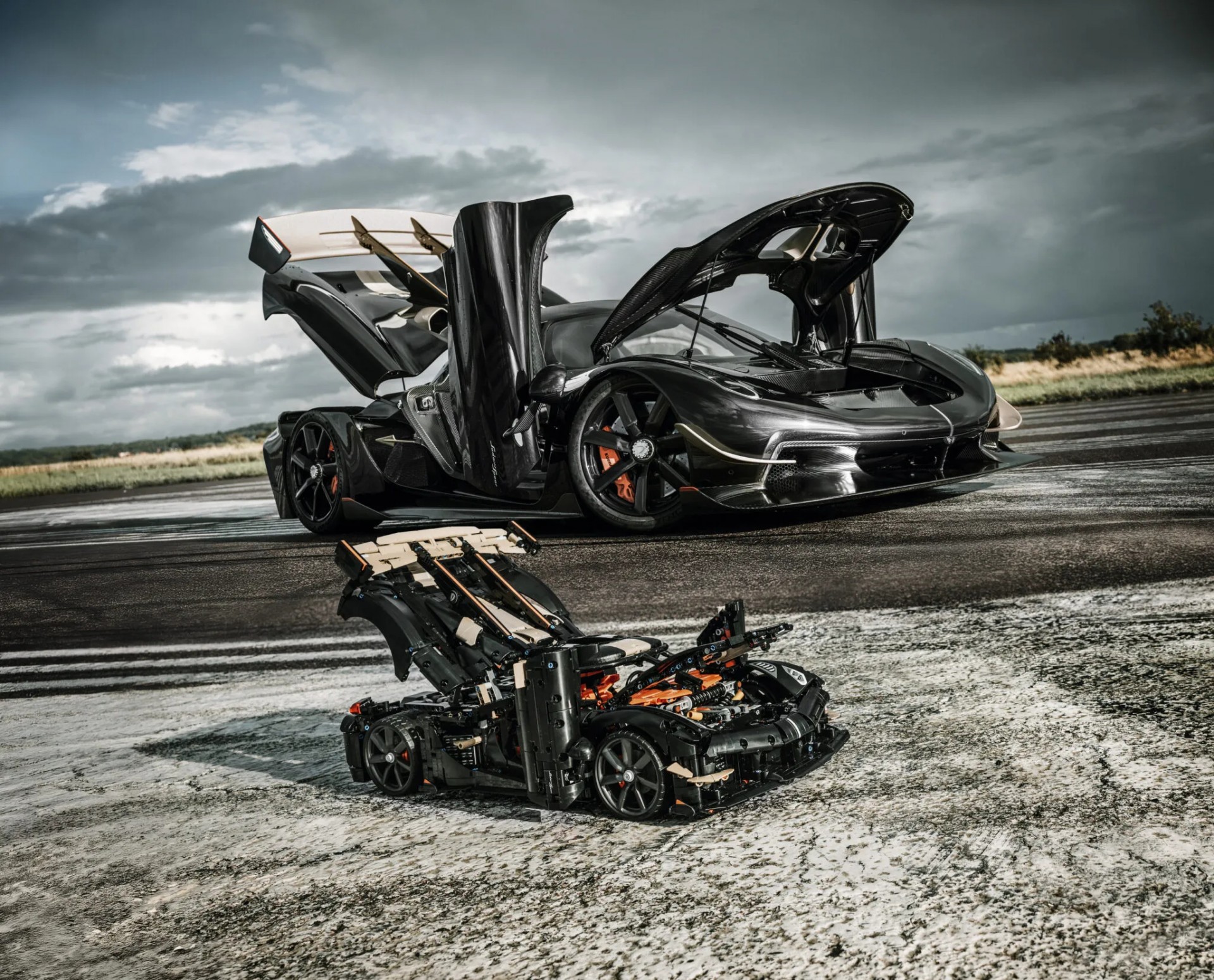 LEGO chế tạo siêu xe Koenigsegg Sadair's Spear kích thước thật, đạt tốc độ 111 km/h LEGO chế tạo siêu xe Koenigsegg Sadair's Spear kích thước thật, đạt tốc độ 111 km/h