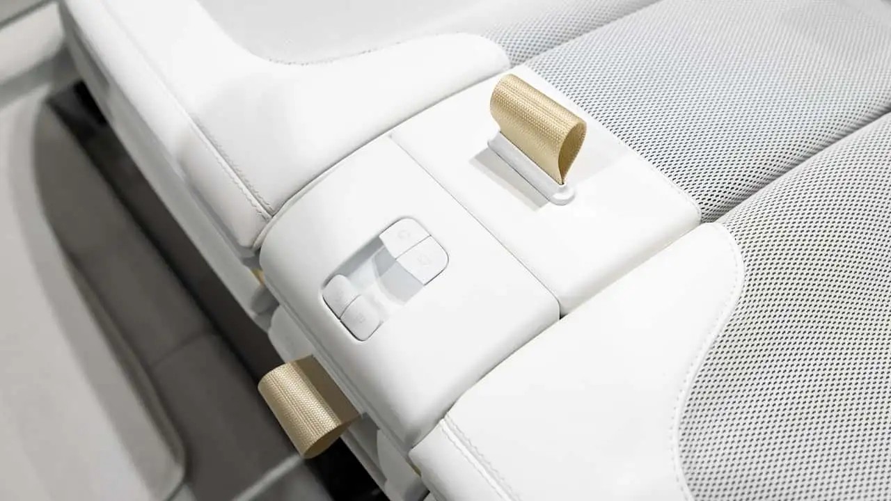 Xe điện cỡ nhỏ Smart #2 lộ diện nội thất với thiết kế ghế băng dài độc đáo