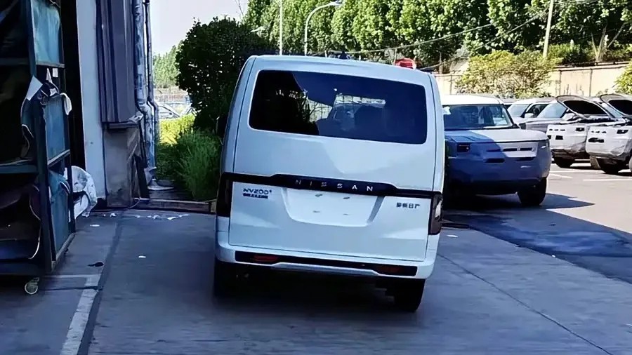 Xe van Nissan NV200 được hồi sinh với diện mạo mới, lần đầu có bản plug-in hybrid Xe van Nissan NV200 được hồi sinh với diện mạo mới, lần đầu có bản plug-in hybrid