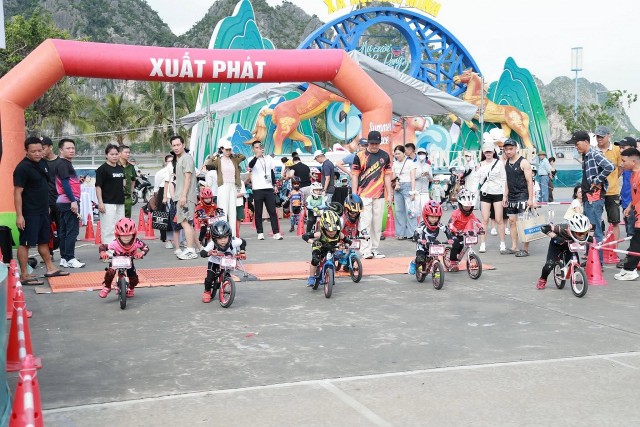 Sôi động đường đua Gymkhana Kid tại Lễ hội Xe - Fun Wheels Festival Hạ Long 2026