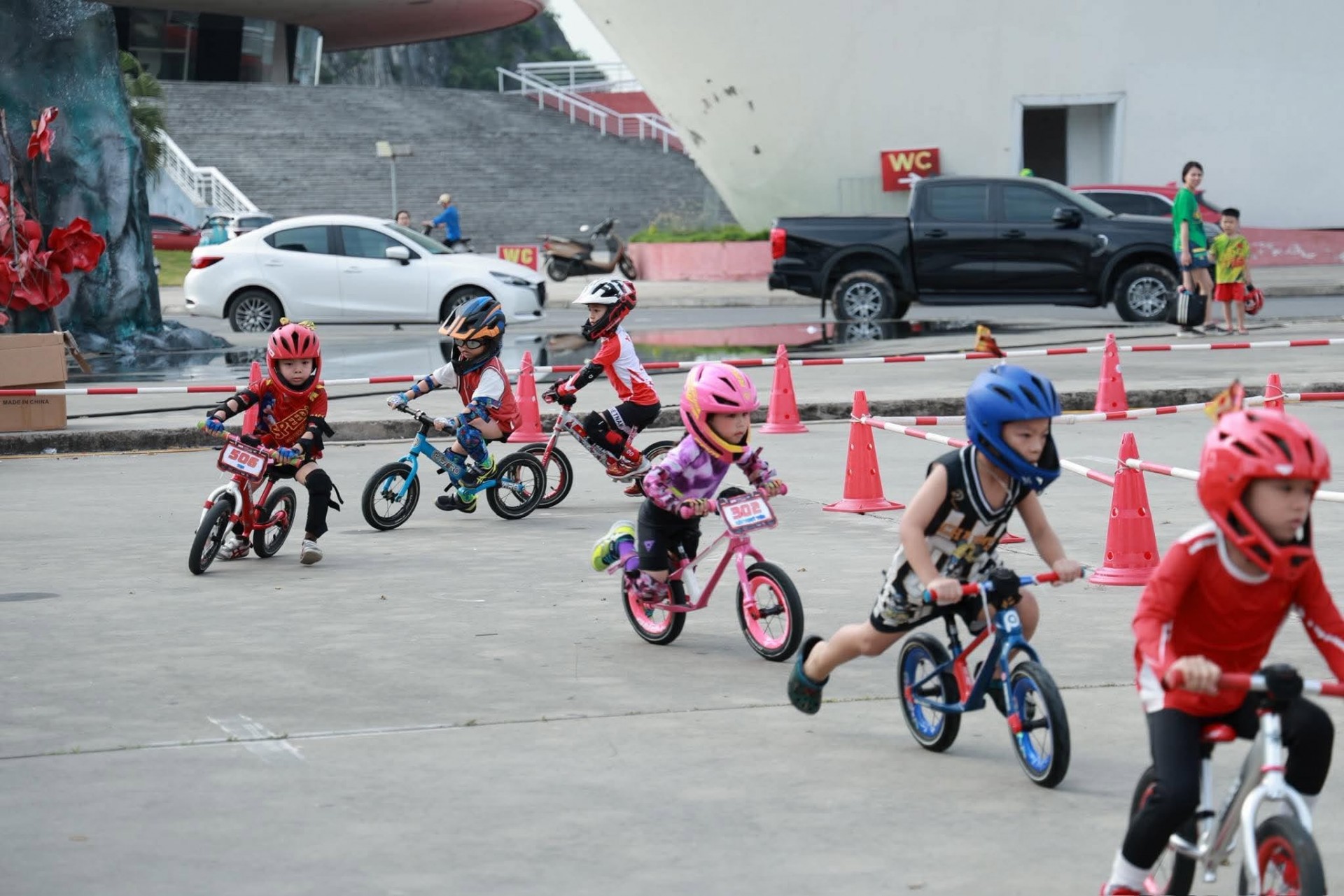 Sôi động đường đua Gymkhana Kid