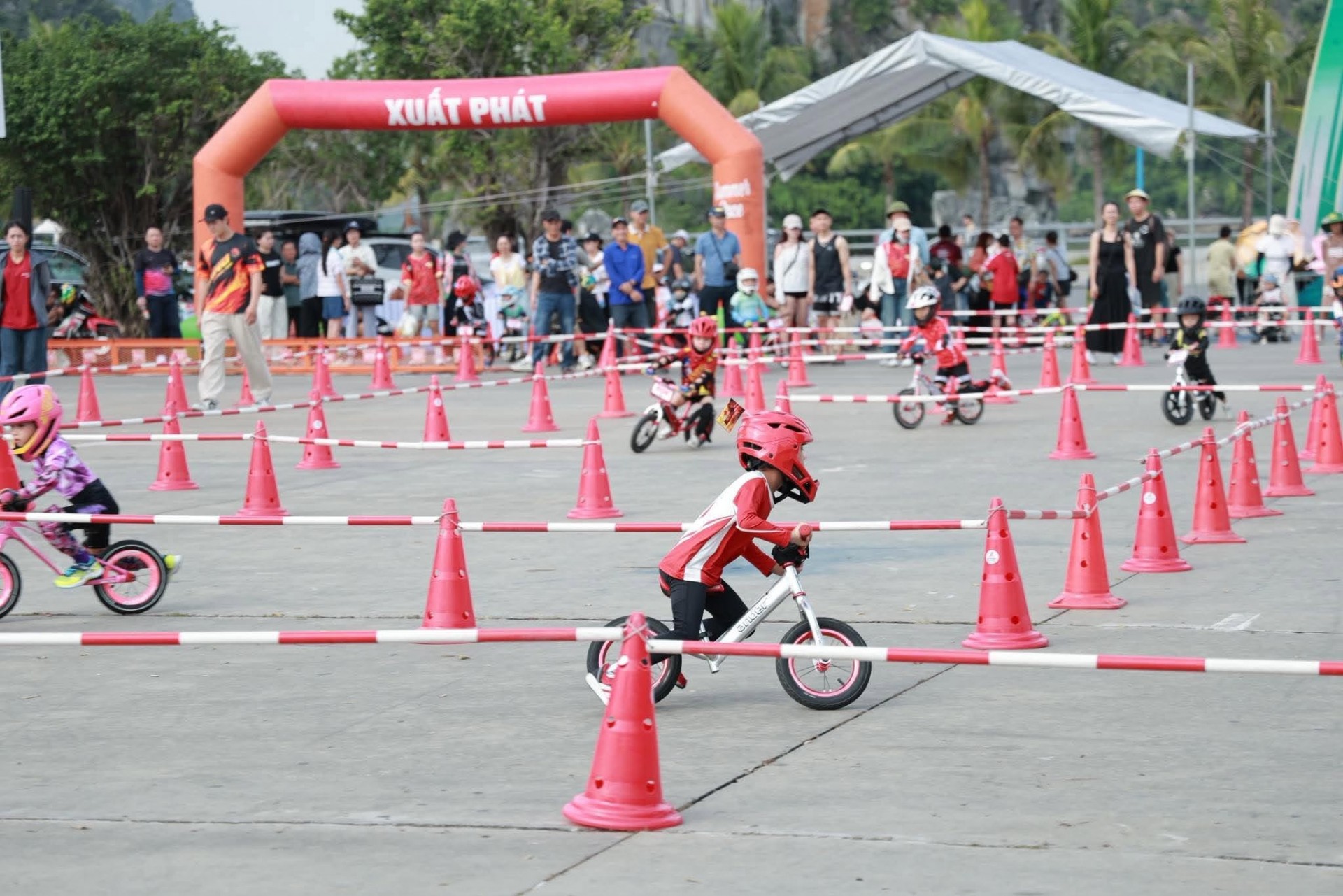 Sôi động đường đua Gymkhana Kid