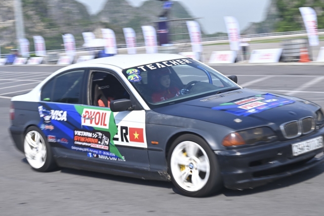 Ấn tượng màn trình diễn Gymkhana mở đầu Lễ hội xe Hạ Long 2026 và Giải đua Ô tô Gymkhana Vô địch Miền Bắc PVOIL Cup 2026