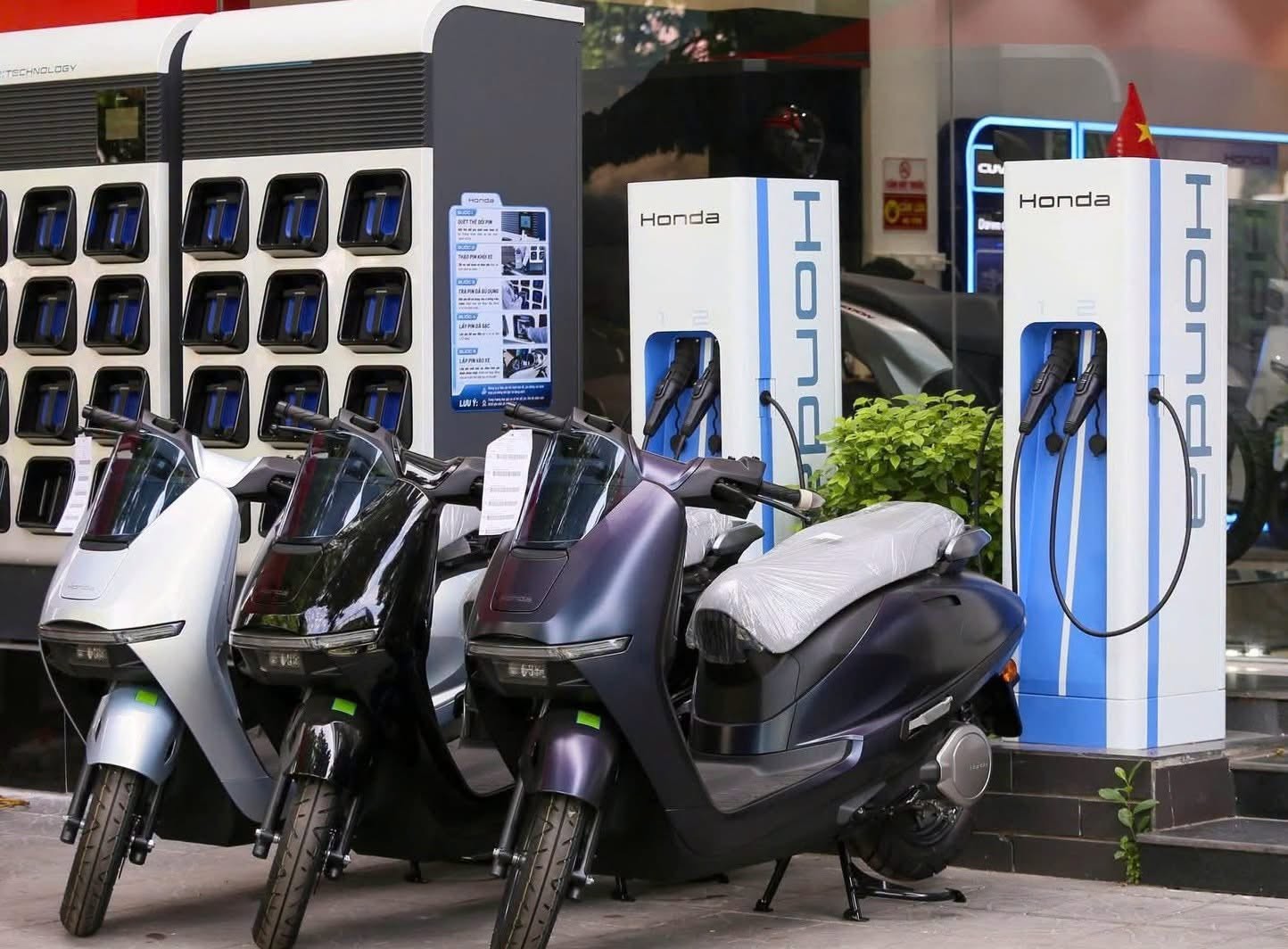 Honda Việt Nam bán hơn 172.000 xe máy và 2.000 ô tô trong tháng 6/2026 Honda Việt Nam bán hơn 172.000 xe máy và 2.000 ô tô trong tháng 6/2026