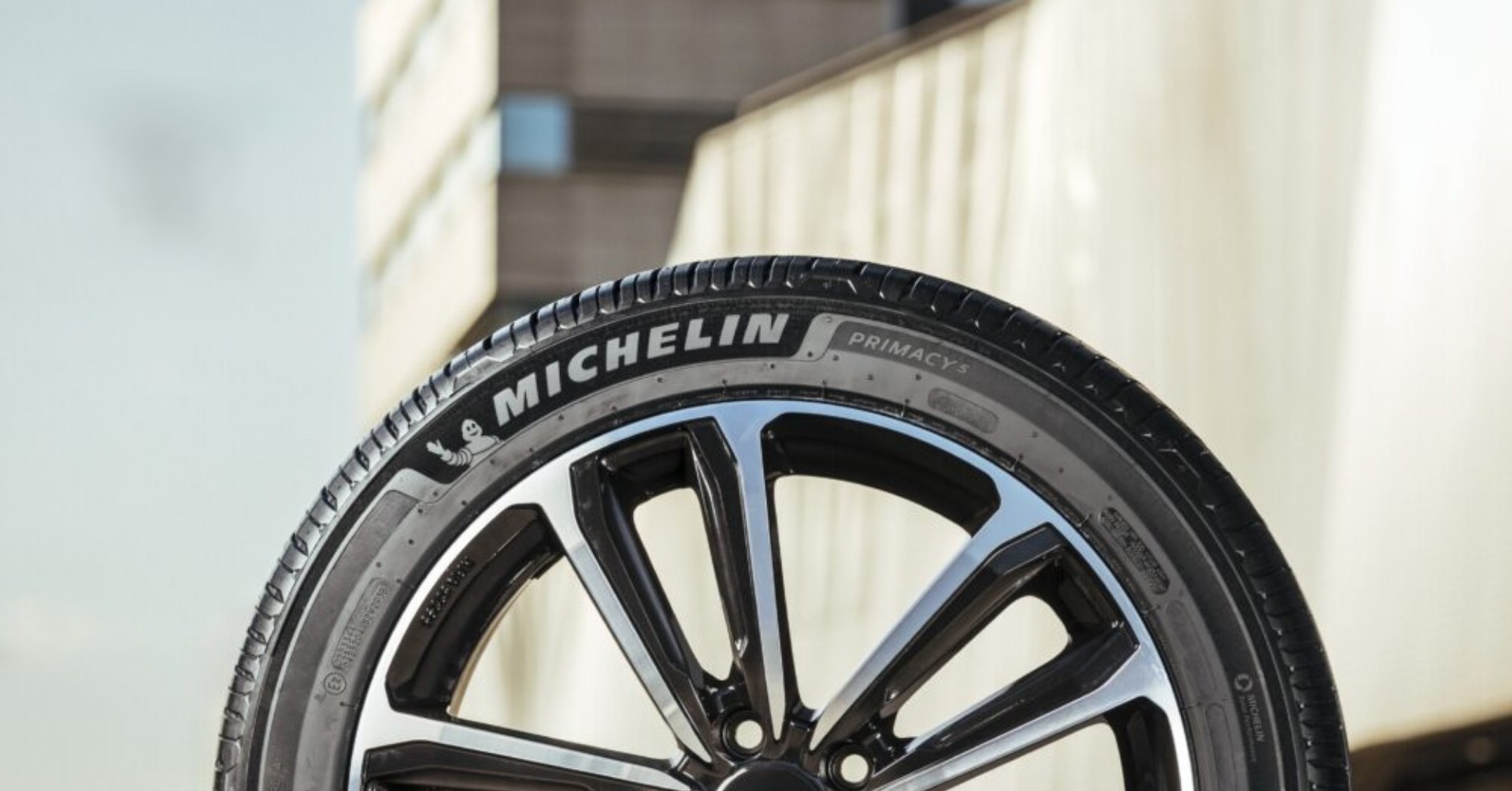 Michelin ra mắt dòng lốp dành cho SUV Và CUV Michelin ra mắt dòng lốp dành cho SUV Và CUV