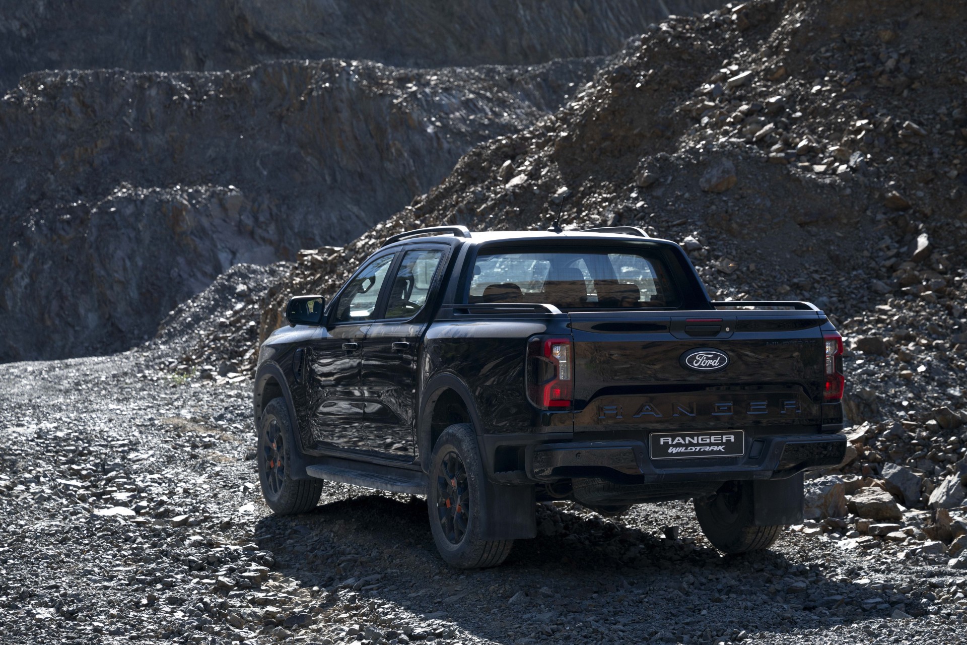 Ford Việt Nam ‘nâng tầm’ dải sản phẩm bán tải Ranger, giá bán lẻ từ 707 triệu đồng