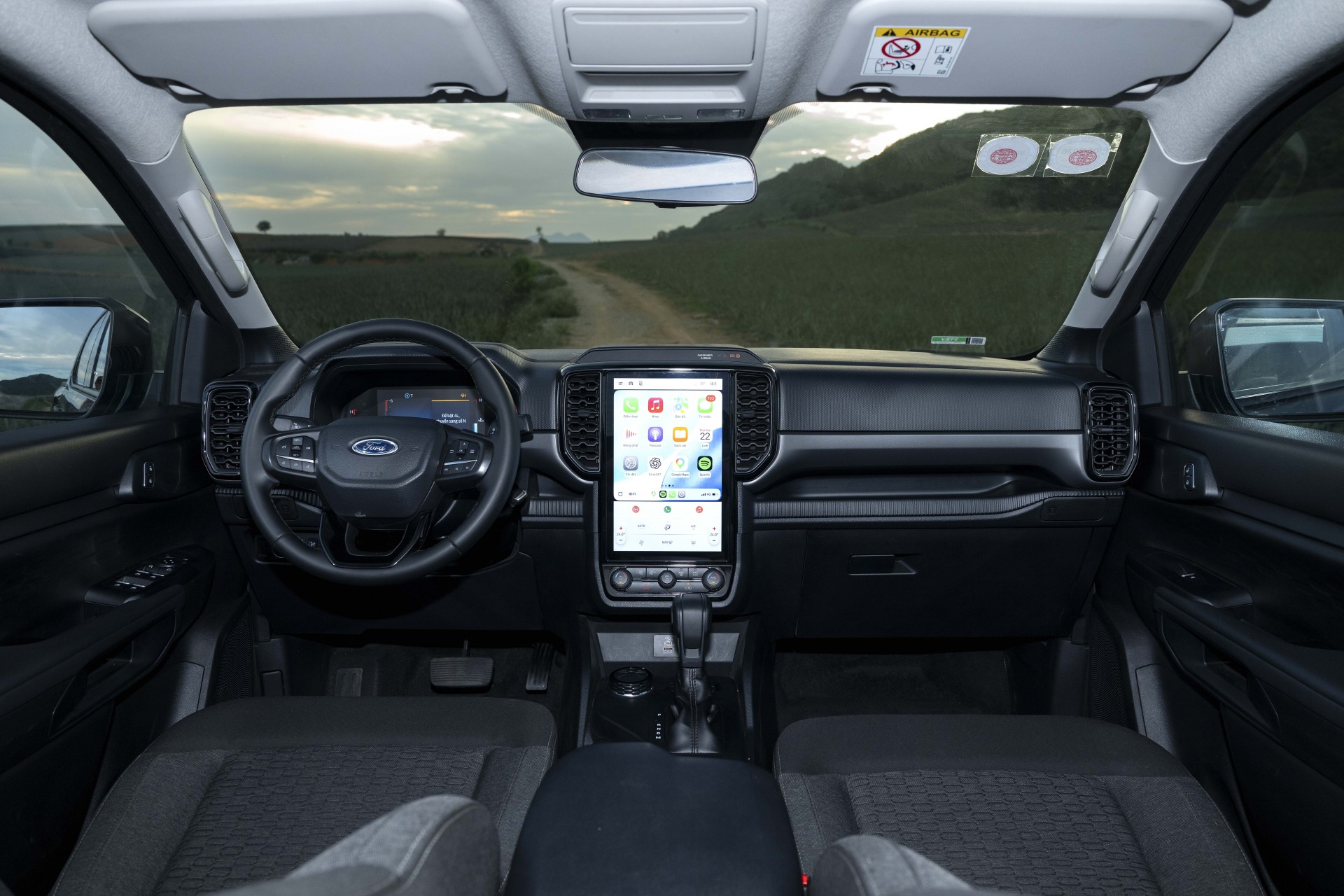 Ford Việt Nam ‘nâng tầm’ dải sản phẩm bán tải Ranger, giá bán lẻ từ 707 triệu đồng