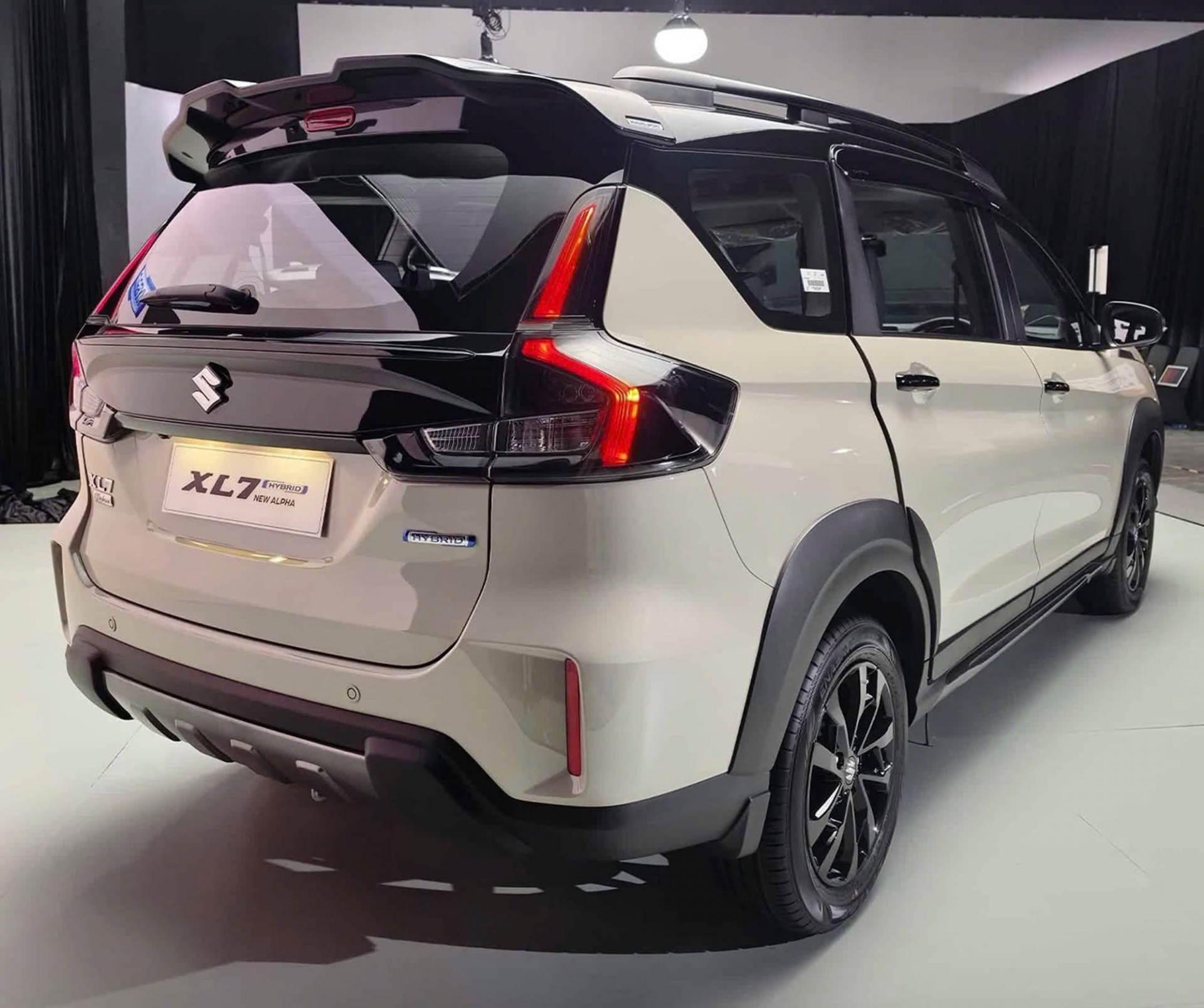 Suzuki XL7 2026 lộ diện hoàn toàn, mặt ca-lăng lớn, mâm thay đổi Suzuki XL7 2026 lộ diện hoàn toàn, mặt ca-lăng lớn, mâm thay đổi