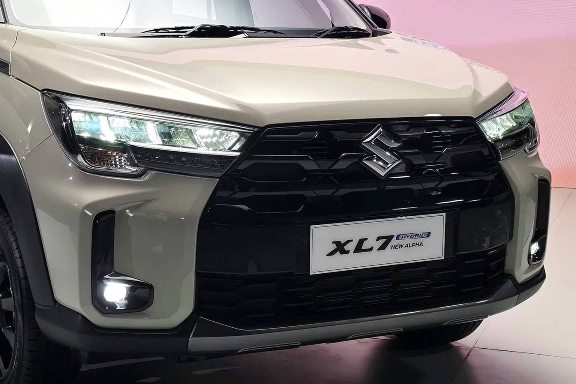 Suzuki XL7 2026 lộ diện hoàn toàn, mặt ca-lăng lớn, mâm thay đổi Suzuki XL7 2026 lộ diện hoàn toàn, mặt ca-lăng lớn, mâm thay đổi