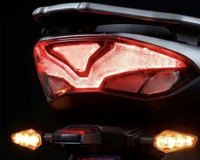Suzuki ra mắt xe ga mới, thổi hơi nóng vào Honda SH Suzuki ra mắt xe ga mới, thổi hơi nóng vào Honda SH