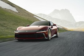 Ferrari 12Cilindri Manuale ra mắt, số sàn trở lại theo cách rất khác