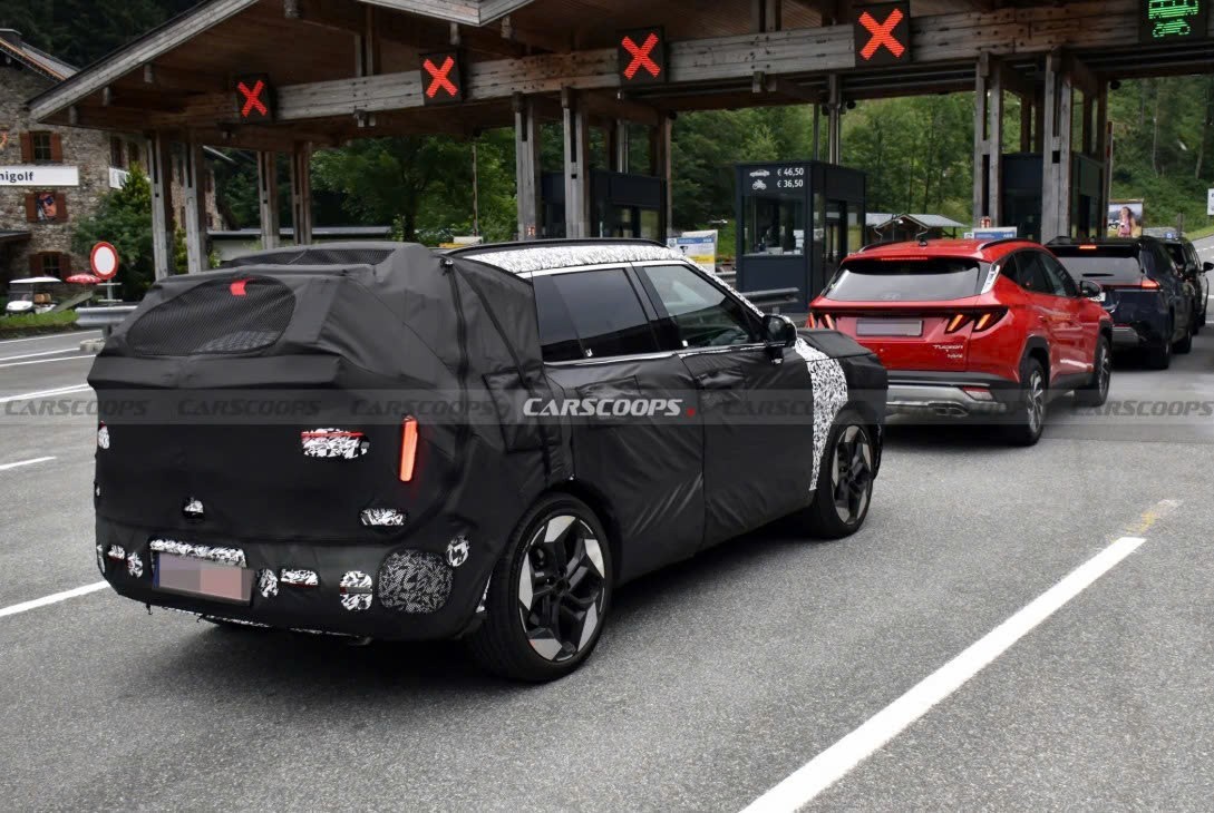 Hyundai Tucson thế hệ mới chạy thử cùng phiên bản hiện tại, hé lộ nhiều thay đổi Hyundai Tucson thế hệ mới chạy thử cùng phiên bản hiện tại, hé lộ nhiều thay đổi