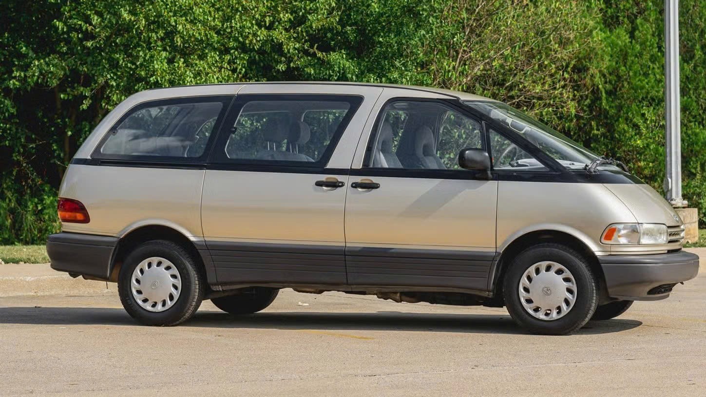Toyota Previa sắp trở lại?