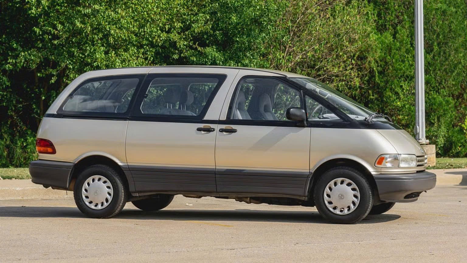 Toyota Previa sắp trở lại? Toyota Previa sắp trở lại?