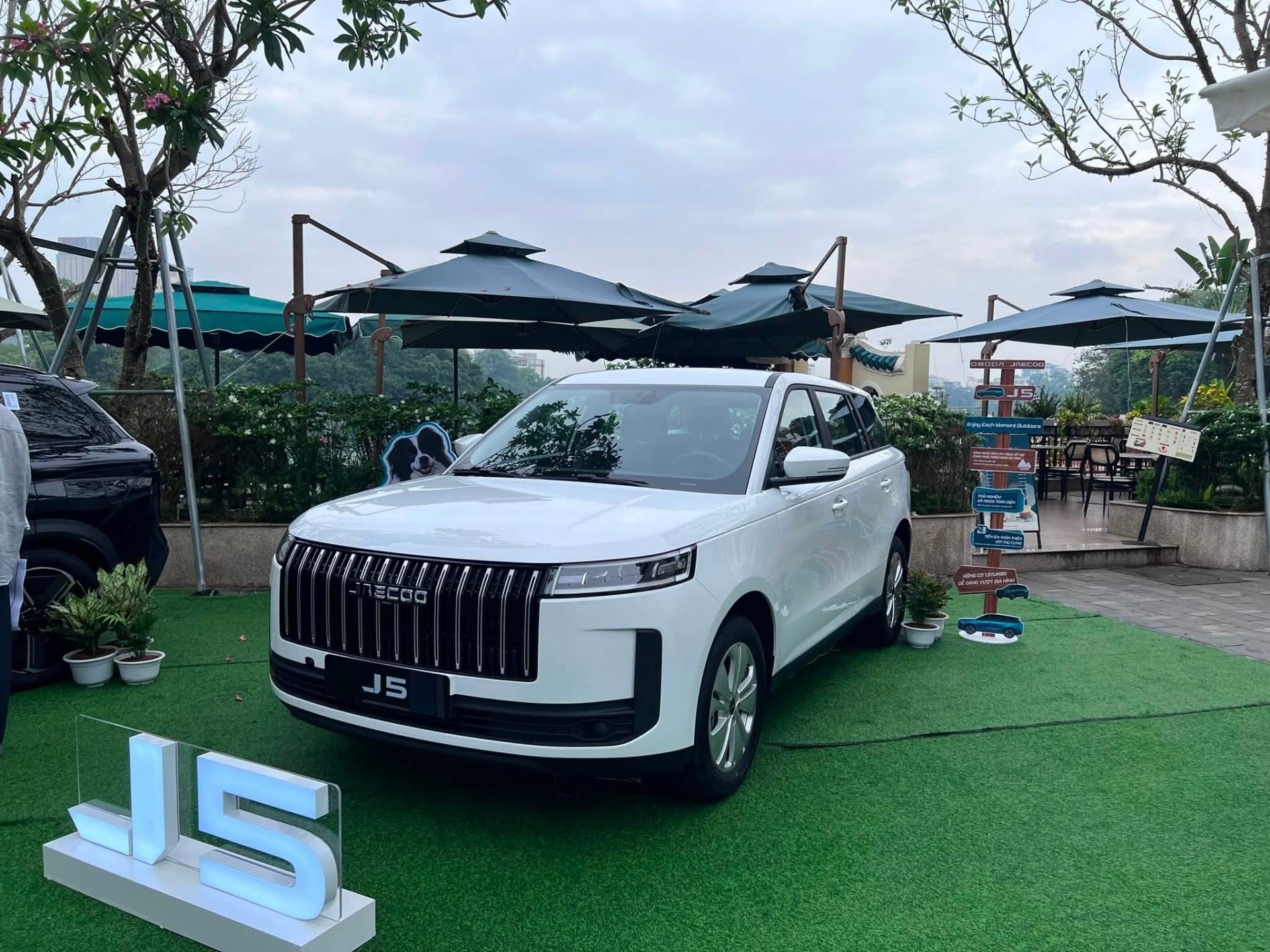 JAECOO J5 CHÍNH THỨC RA MẮT VÀ TRƯNG BÀY TẠI VIỆT NAM JAECOO J5 CHÍNH THỨC RA MẮT VÀ TRƯNG BÀY TẠI VIỆT NAM