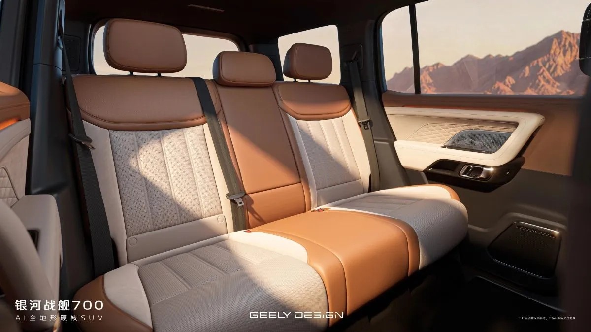 Hàng ghế sau của Geely Galaxy Cruiser 700