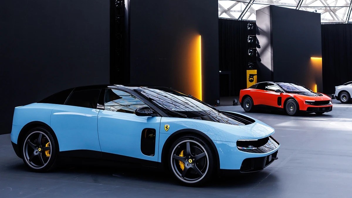 Bị cả thế giới 'chê', Ferrari Luce vẫn bán tốt tại Trung Quốc